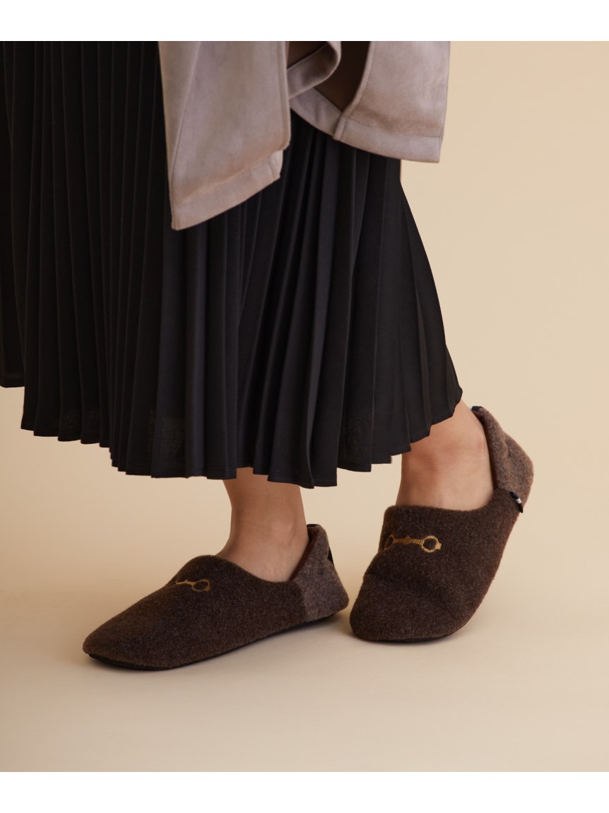 ナストロ（Nastro）ルームシューズ ビット刺繍 ユニセックス おそろい